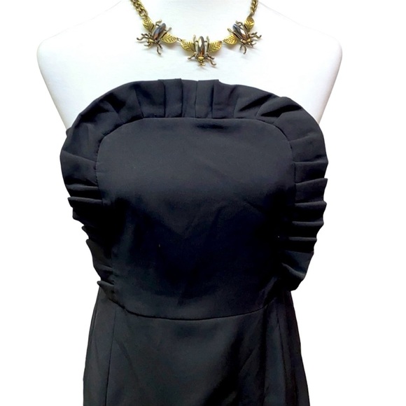 Clover & Sloane Box Pleated Neckline Black Dress - Picture 3 of 7